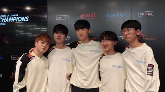 37岁库里太疯狂！刷新NBA过去79年三分纪录，勇士却吞三连败